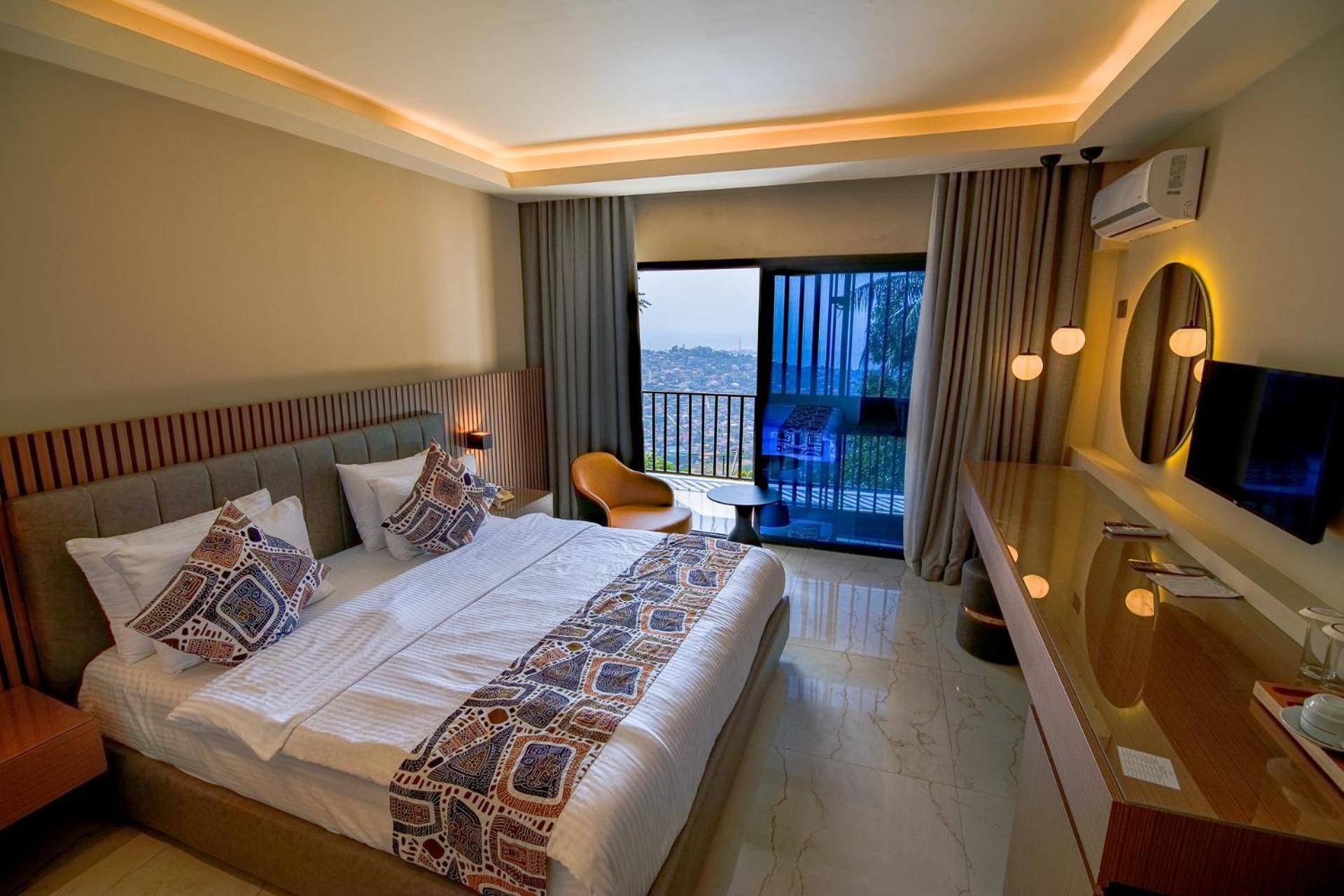The Country Lodge Hotel Freetown Ngoại thất bức ảnh