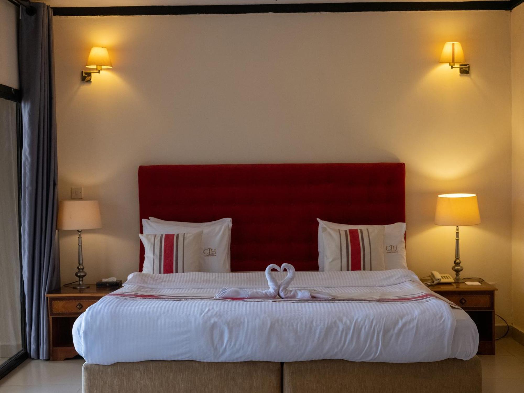 The Country Lodge Hotel Freetown Ngoại thất bức ảnh
