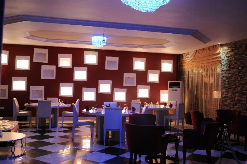 The Country Lodge Hotel Freetown Ngoại thất bức ảnh