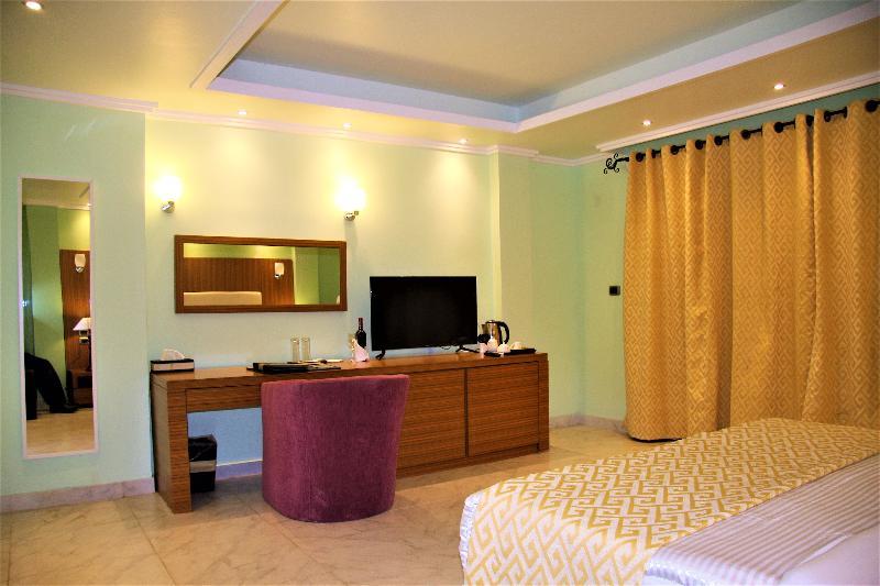 The Country Lodge Hotel Freetown Ngoại thất bức ảnh