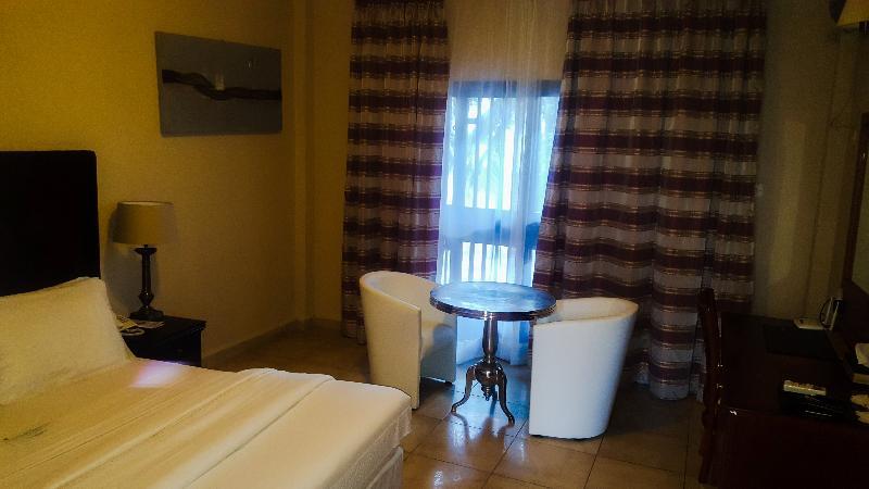 The Country Lodge Hotel Freetown Ngoại thất bức ảnh