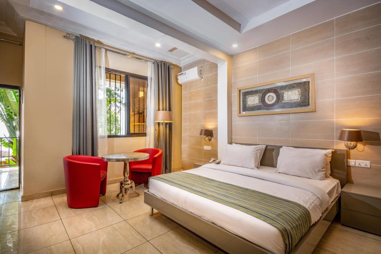 The Country Lodge Hotel Freetown Ngoại thất bức ảnh